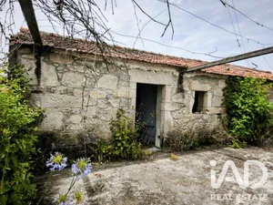 Single-storey house in Vila fria