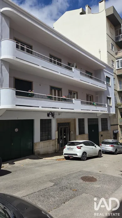 Apartamento T3 em Alhandra
