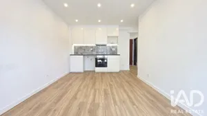 Apartamento T3 em Camarate