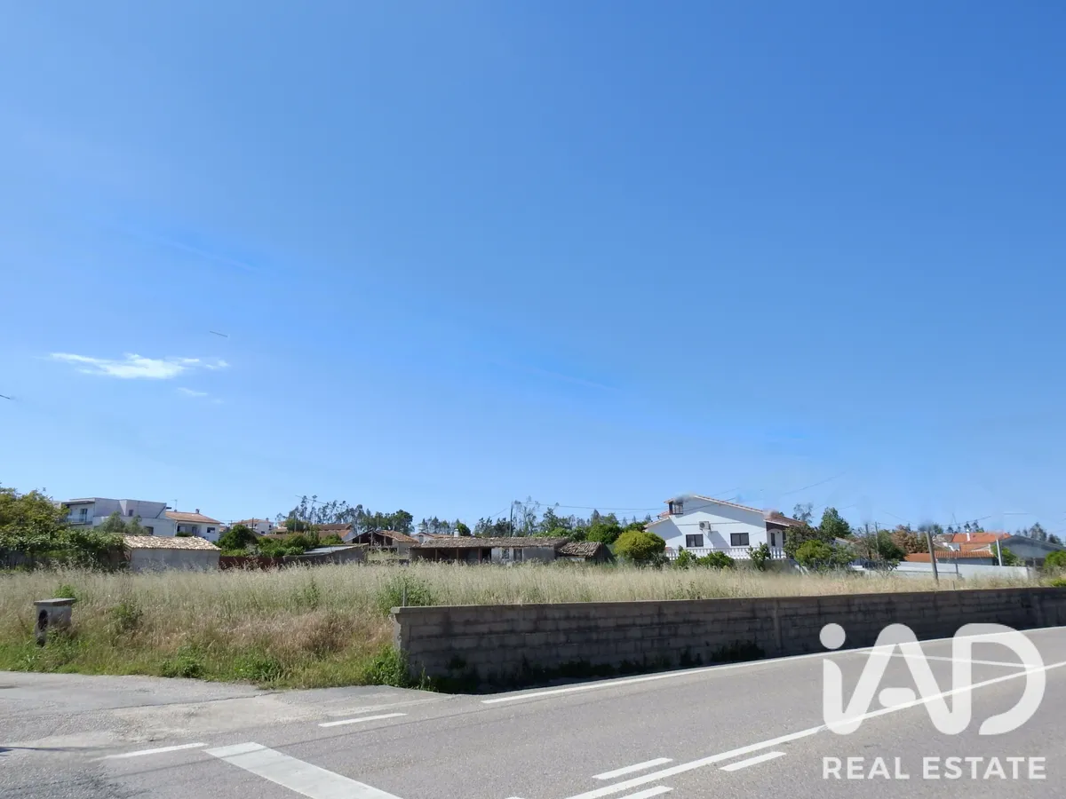 Terreno de 2030 m² em Ortigosa