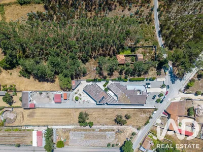 Fotografia 1 de Prédio de 1076 m² em Caldas da Rainha