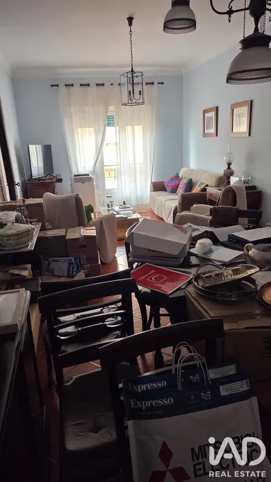 Apartamento T4 em Alhandra