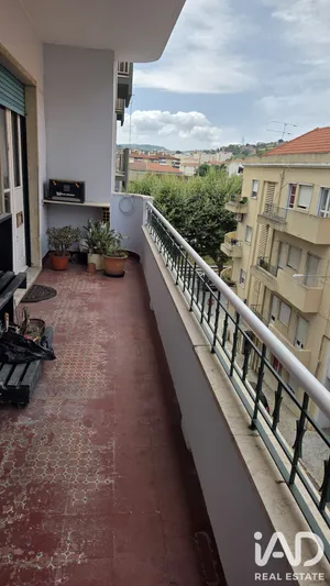 Apartamento T4 em Alhandra