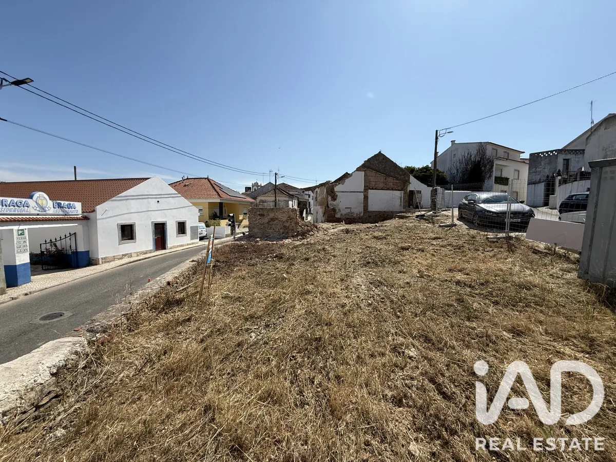 Terreno urbano de 171 m² em Vimeiro