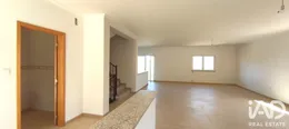 Moradia geminada  em Mões