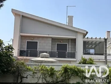 Moradia geminada em Charneca de Caparica