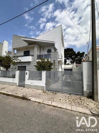 Fotografia 9 de Casa/Moradia 4 quartos de 220 m² em Charneca De Caparica E Sobreda