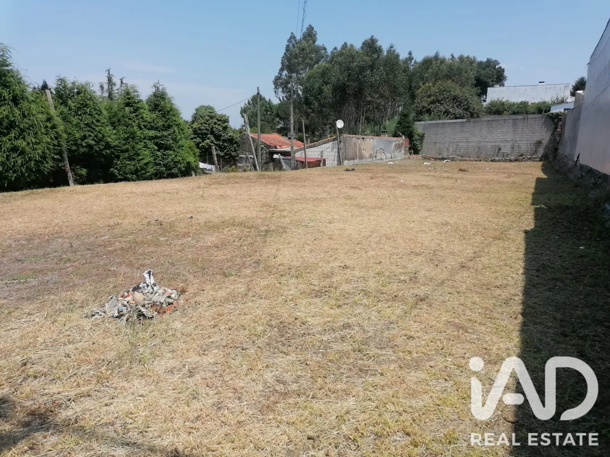 Terreno urbano de 680 m² em Seixezelo