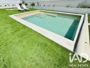 Moradia em gaveto  em Quinta do Anjo