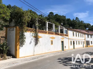 House  in Portagem