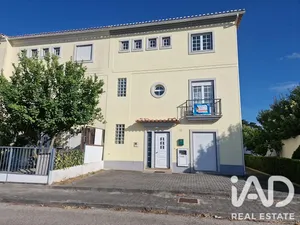 Moradia geminada  em Bombarral