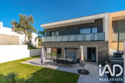 Fotografia 8 de Casa com espaço comercial 3 quartos de 245 m² em Pechão