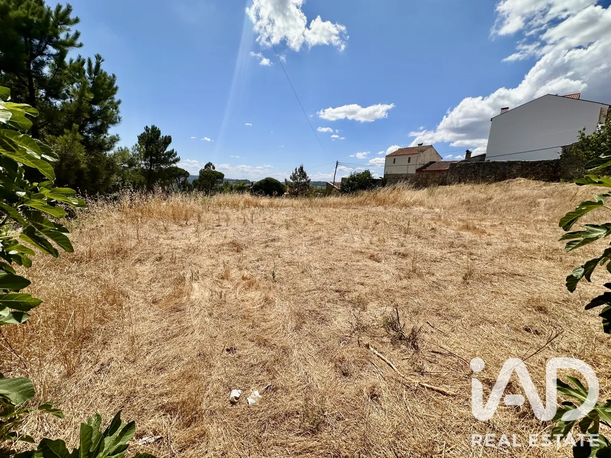 Terreno de 1700 m² em Viseu