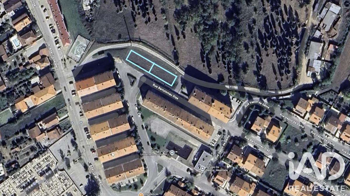 Terreno urbano de 317 m² em Mealhada