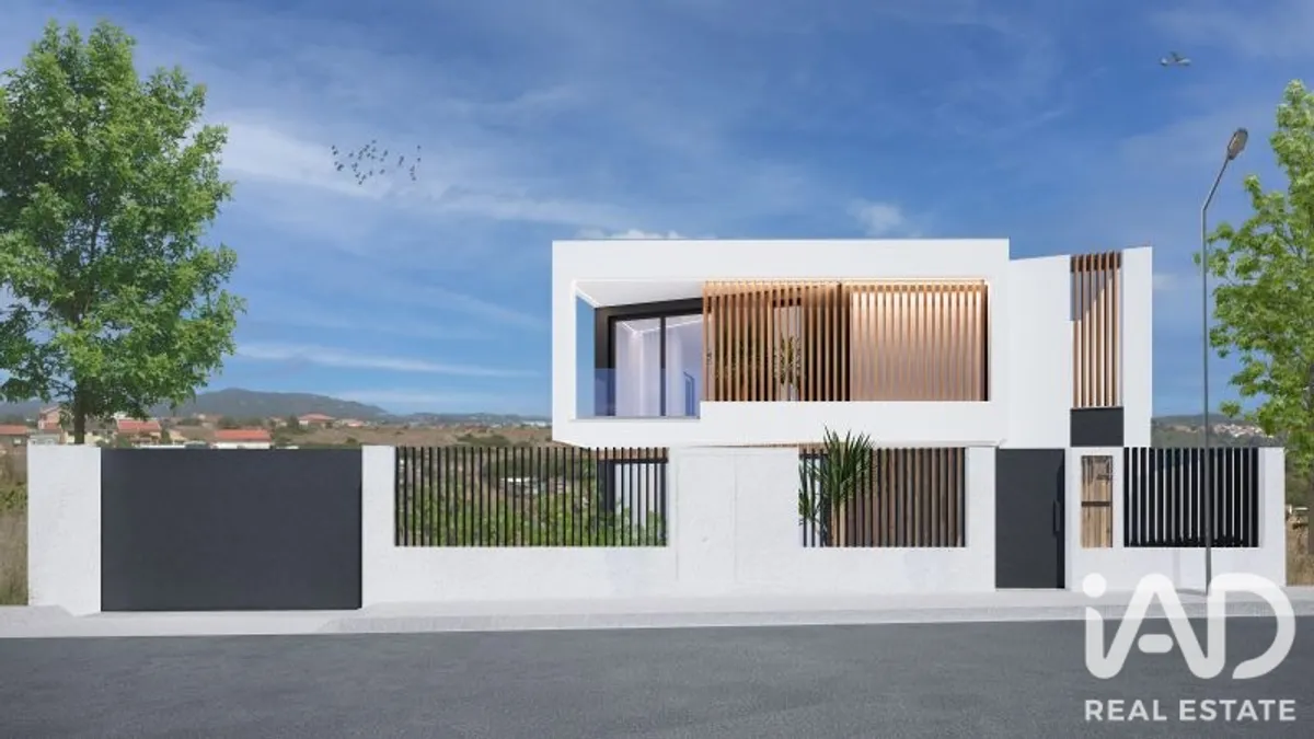 Terreno urbano de 300 m² em São Domingos de Rana
