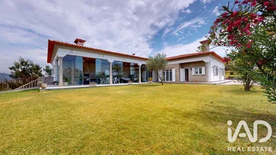 Detached house in Foz do Sousa