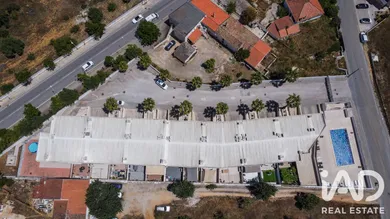 Moradia geminada em Ferreiras