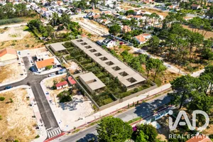Terreno urbano em Charneca da Caparica