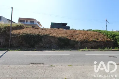 Fotografia 1 de Terreno urbano de 365 m² em Vila Nova de Famalicão