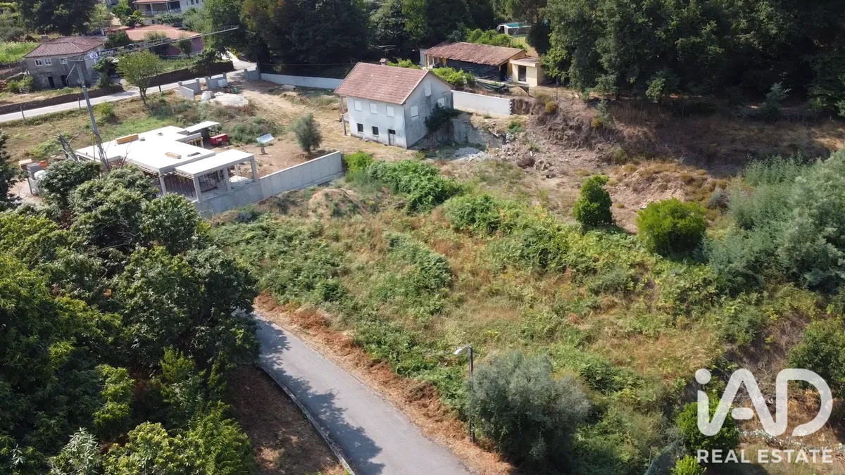 Terreno de 559 m² em Ponte de Lima