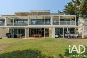 House in Tróia