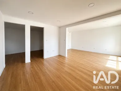 Apartment in house in Arcozelo