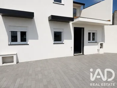 Apartment in house in Arcozelo