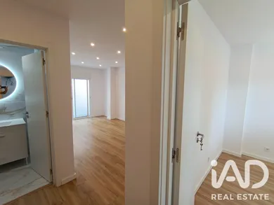 Apartamento T1 em Sacavém