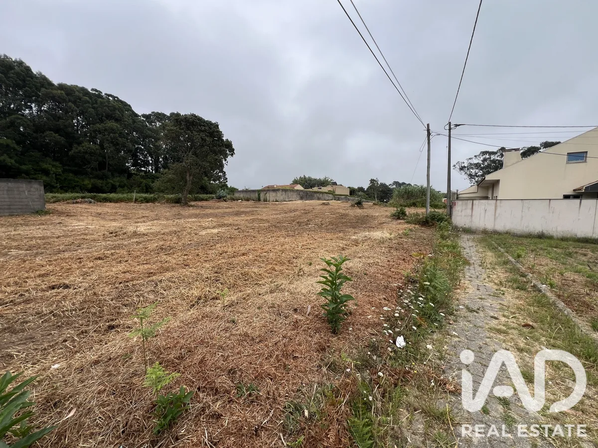 Terreno de 2375 m² em Vila Nova de Gaia