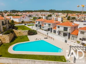 Maison mitoyenne  à Salir do Porto