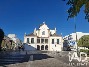 Casa com espaço comercial  em Pechão