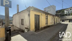 Moradia em banda em Peso da Régua