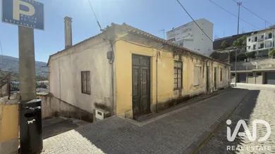 Moradia em banda em Peso da Régua
