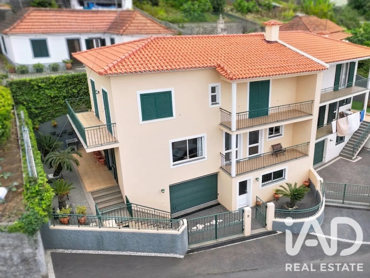 Moradia geminada 3 quartos de 263 m² em Funchal