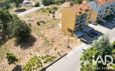 Terreno urbano em Santa Comba Dão