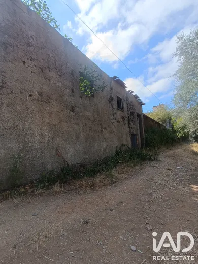 Corner home in Ceira