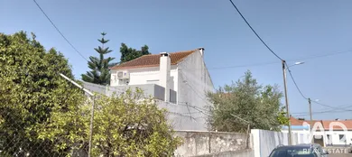 Apartment in house in Almeirim