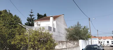 Apartment in house in Almeirim