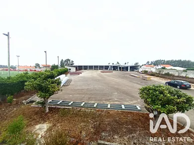 Terreno industrial em Vieira de Leiria