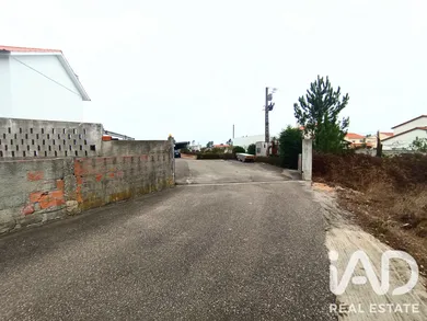 Terreno industrial em Vieira de Leiria