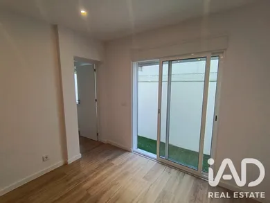 Apartamento T1 em Sacavém