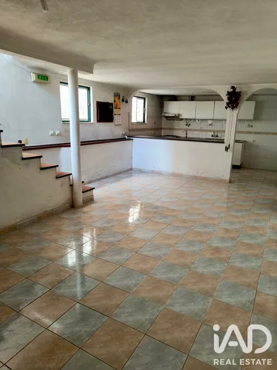 Casa com espaço comercial em Estremoz