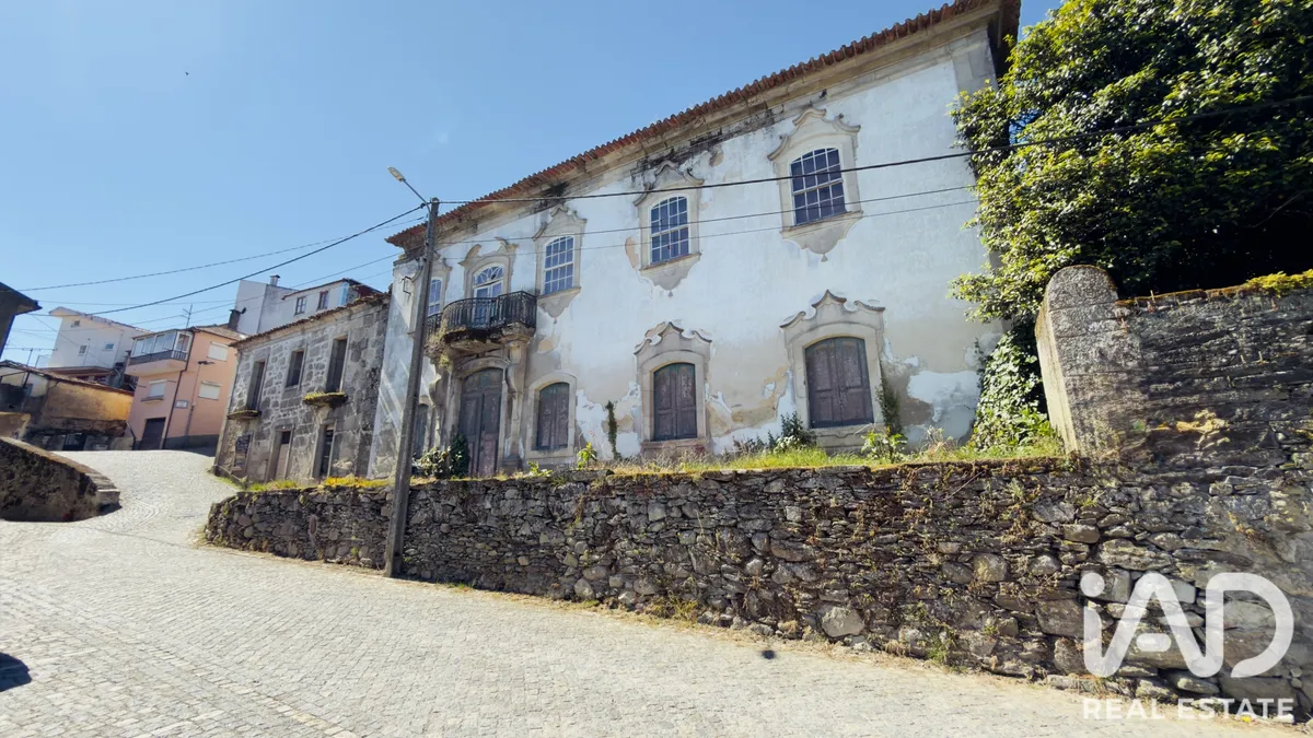 Solar 8 quartos de 582 m² em Tabuaço