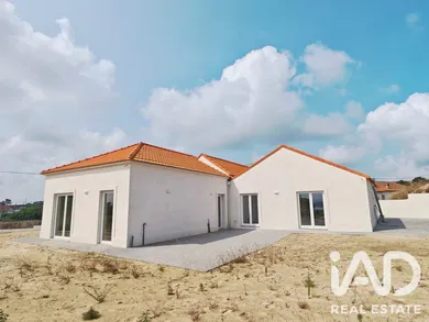 Single-storey house  in Ovar