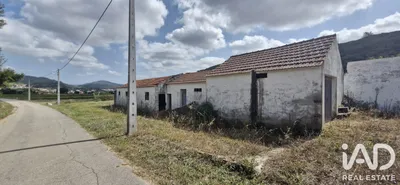 Fotografia 1 de Terreno misto de 836 m² em Rio Maior