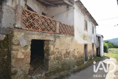 Moradia geminada em Vila Nova