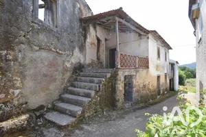 Moradia geminada em Vila Nova