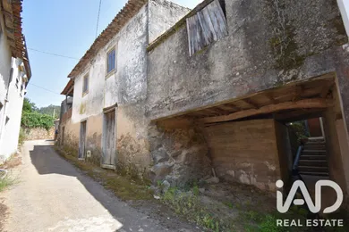 Moradia geminada em Vila Nova