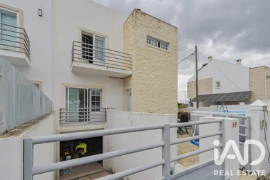 Moradia geminada em Marateca