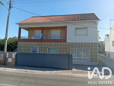 Maison à Santa Maria dos Olivais